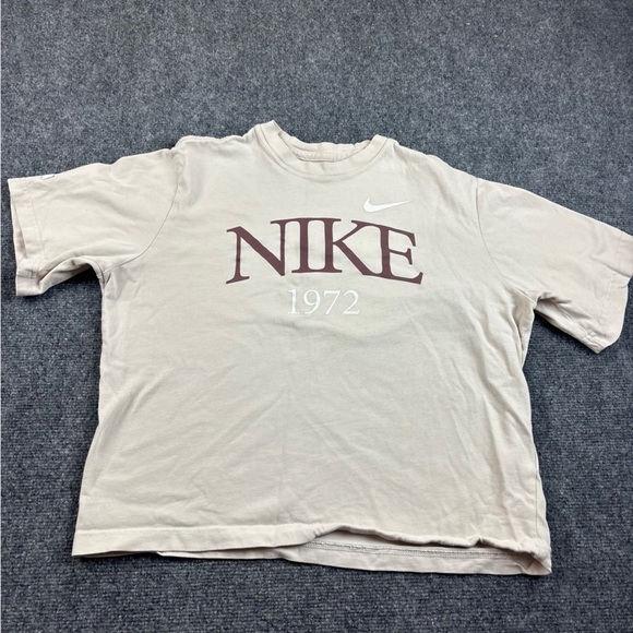 NIKE Women’s The Nike Tee Crop Logo T-Shirt Taupe Color Loose Fit size: Small - Picture 1 of 7